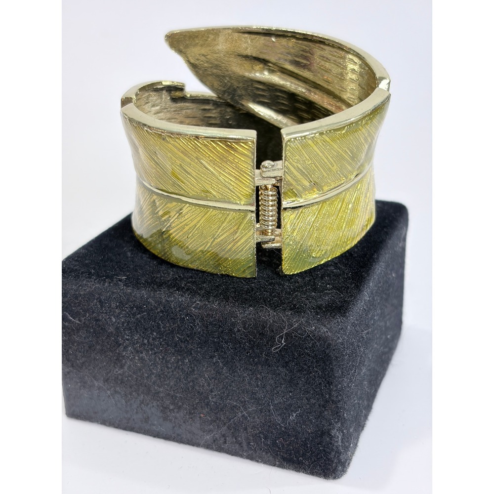 Kirks Folly Double Leaf Bypass Cuff Bracelet Botanical Enamel Gold Tone Resort - Picture 6 of 10